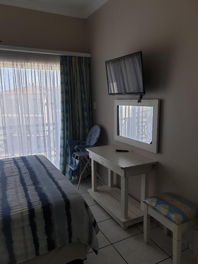 Topanga Holiday Home Увонго Бийч Екстериор снимка