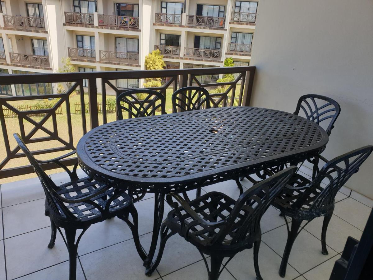 Topanga Holiday Home Увонго Бийч Екстериор снимка